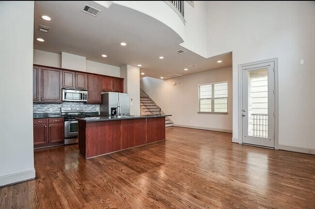Building Photo - 2908 Leeland St