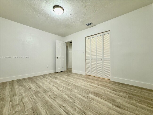 Building Photo - 729 NW 114th St