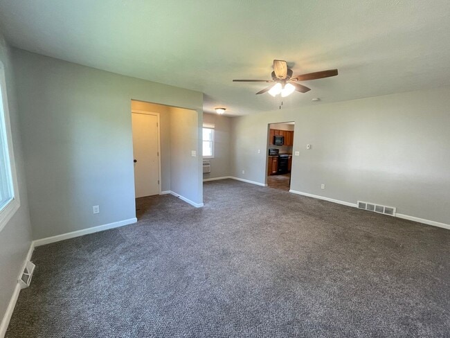 Building Photo - Two Bedroom Duplex on SE Side of Grand Rap...
