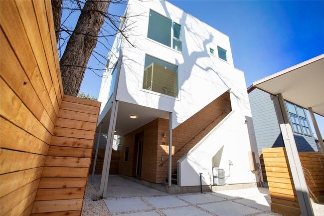 Building Photo - 3512 Mt Vernon St