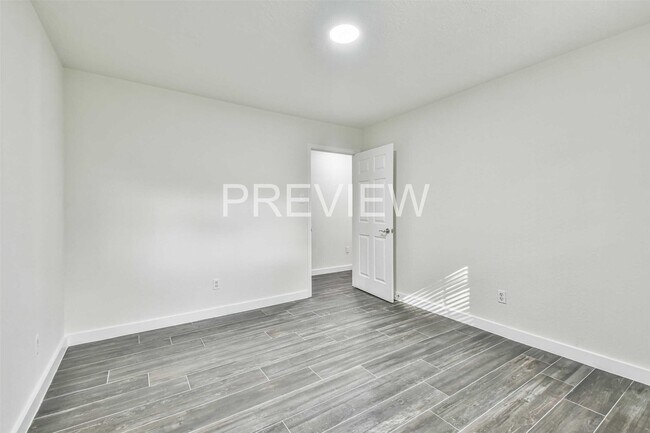 Building Photo - 3627 Glenwood Springs Dr