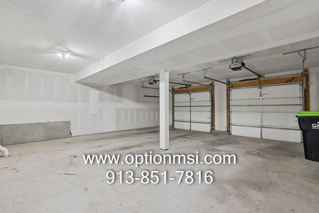 Building Photo - Beautiful 3-Bedroom Home with Modern Finishes & Fantastic Amenities!