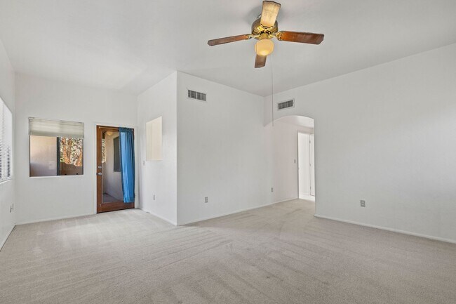 Building Photo - Beautiful Santa Fe Home on Large Corner Lot!