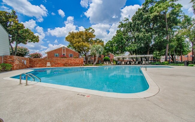 Building Photo - 402 Bendwood Dr