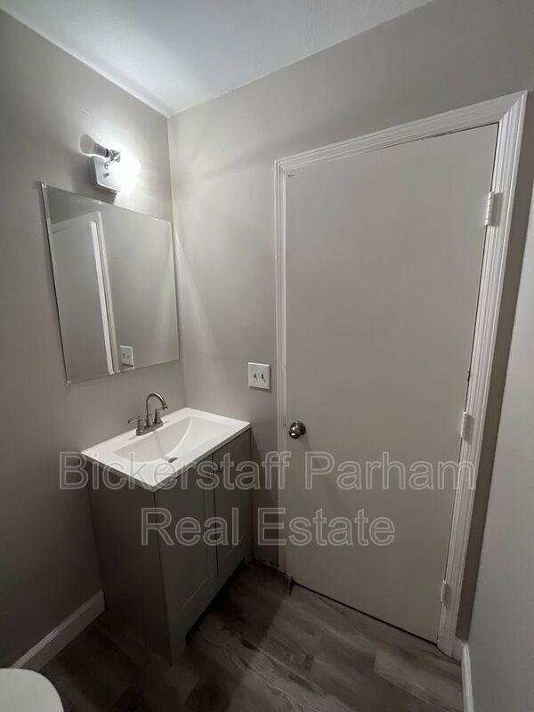 Building Photo - 2300 Welch Dr