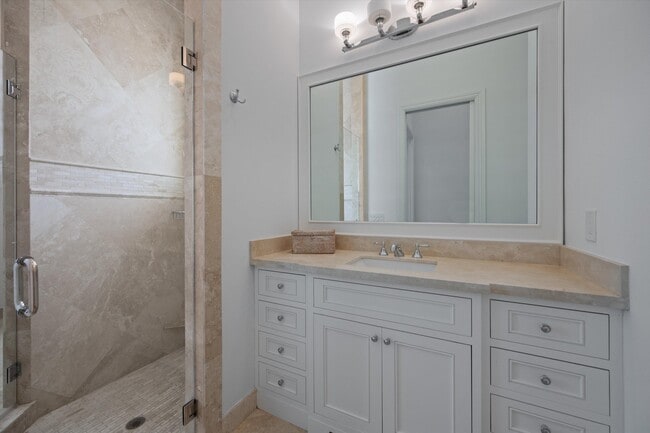 Building Photo - 12820 Mizner Way
