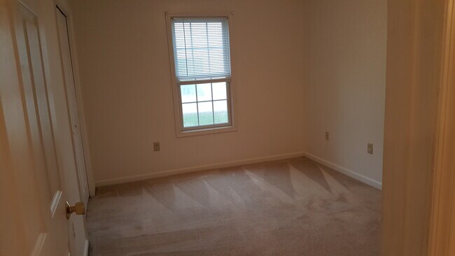 Building Photo - 16934 Cavalry Dr