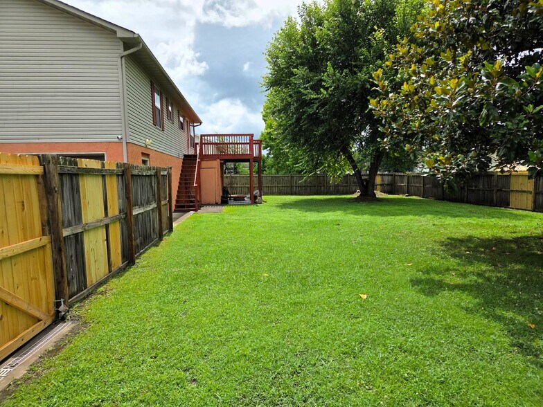 Building Photo - 273 River Valley Cir