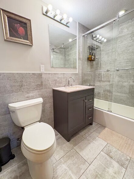 Building Photo - 6 Norumbega Ter