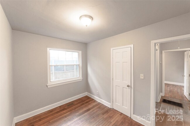 Building Photo - 2730 Holt St