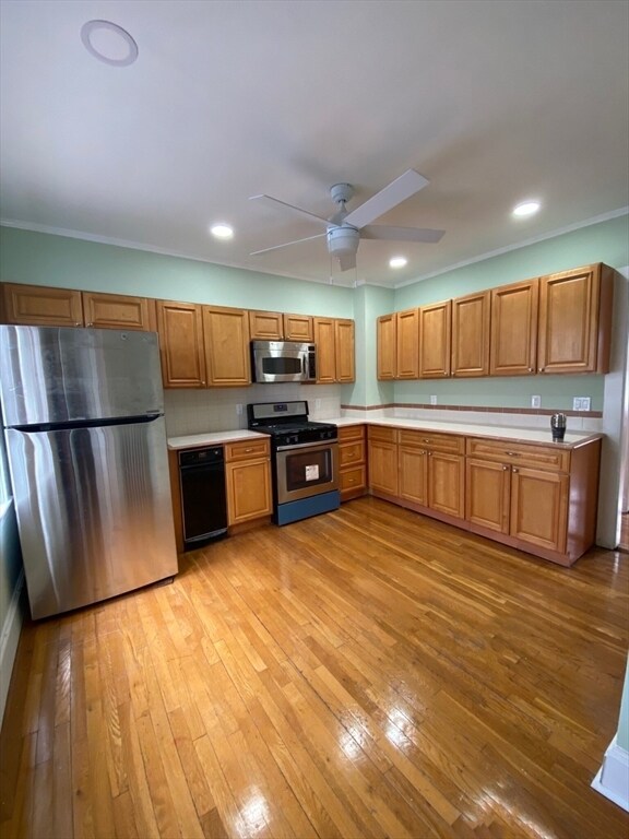 Building Photo - 4442 Washington St