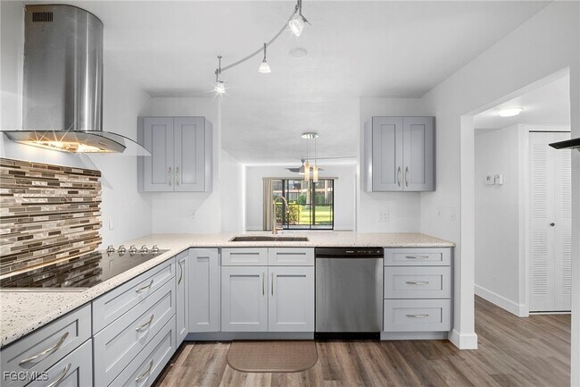 Building Photo - 15456 Admiralty Cir