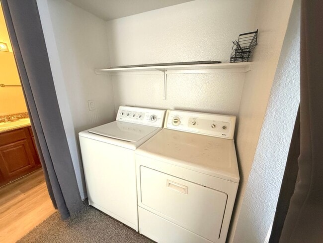 Building Photo - SPACIOUS 3BED/2BATH CONDO ON THE FIRST FLOOR!