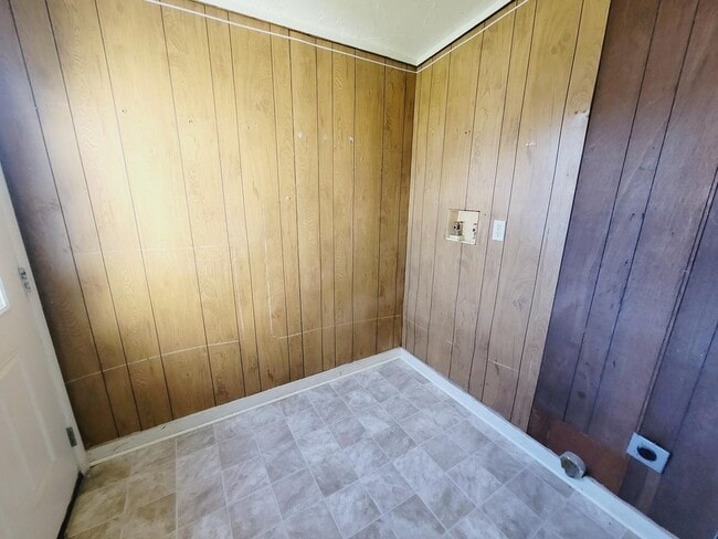 Building Photo - 1307 Elberta Dr