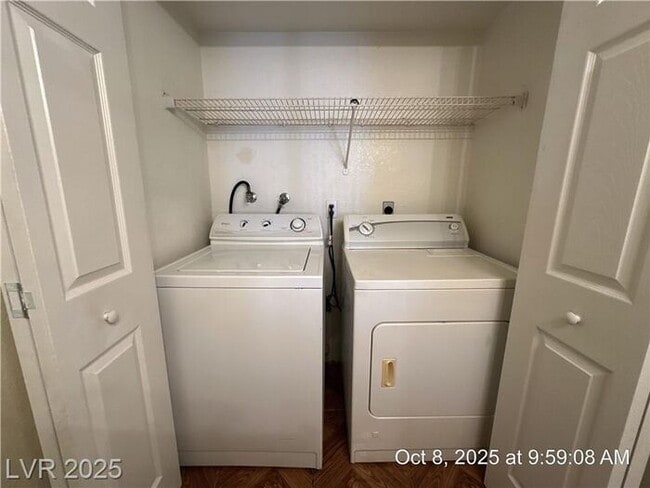 Building Photo - Enjoy comfortable, convenient living in th...