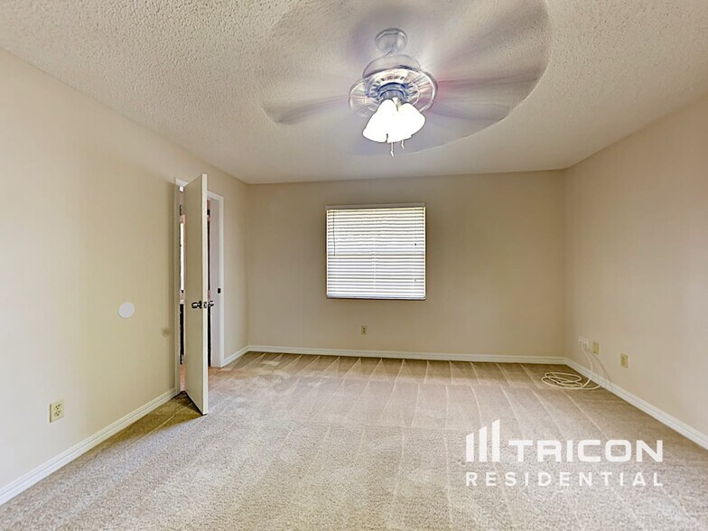 Building Photo - 2036 Pompano Pkwy