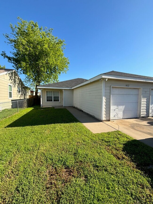 Primary Photo - 8020-8022 Marydean Ave