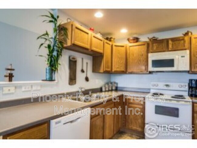 Building Photo - 1703 Whitehall Dr