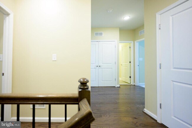 Building Photo - 5130 Cambria Wy