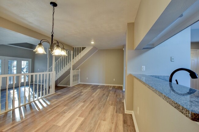 Building Photo - 740 S Lake Cir