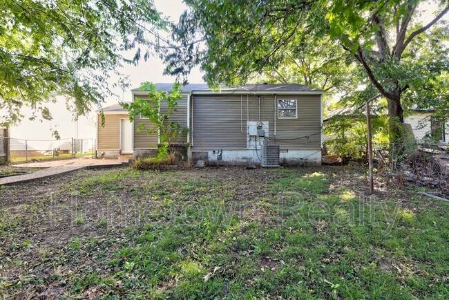 Building Photo - 9809 N McKinley Ave