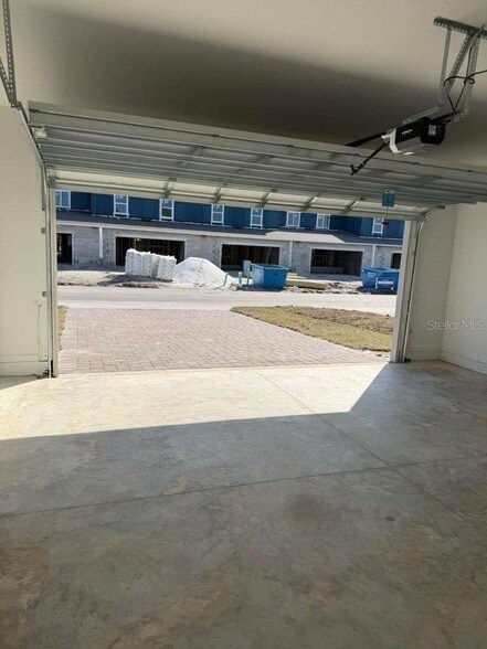 Building Photo - 5195 Loyalty Dr