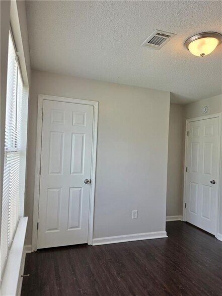 Building Photo - 1504 Cain Ct