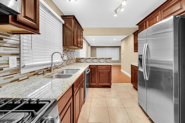 Building Photo - 303 N Harvey St