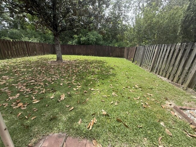 Building Photo - 1745 James Buchanan Dr