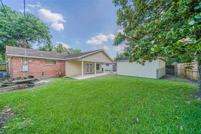 Building Photo - 10915 Sagecrest Ln