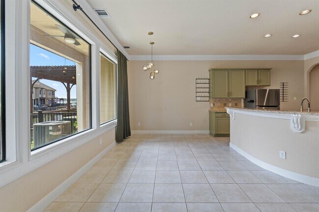 Building Photo - 360 Old Aqua Landing W