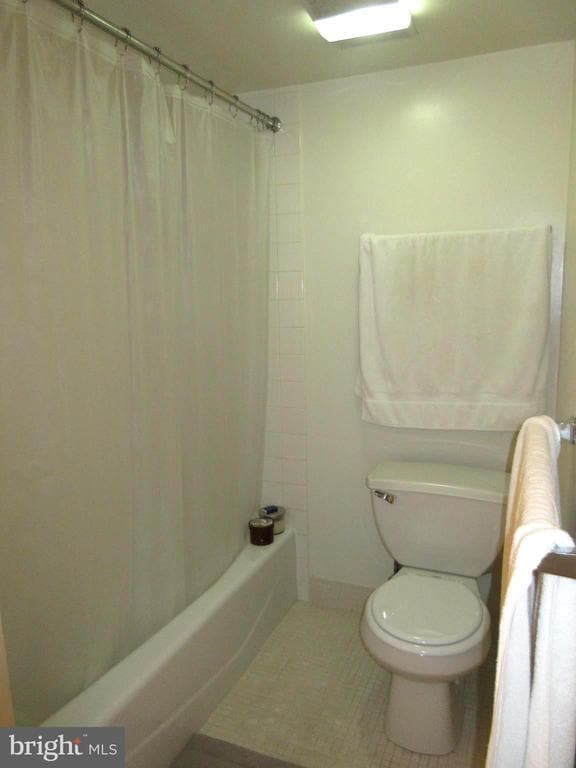 Building Photo - 604 S Washington Square