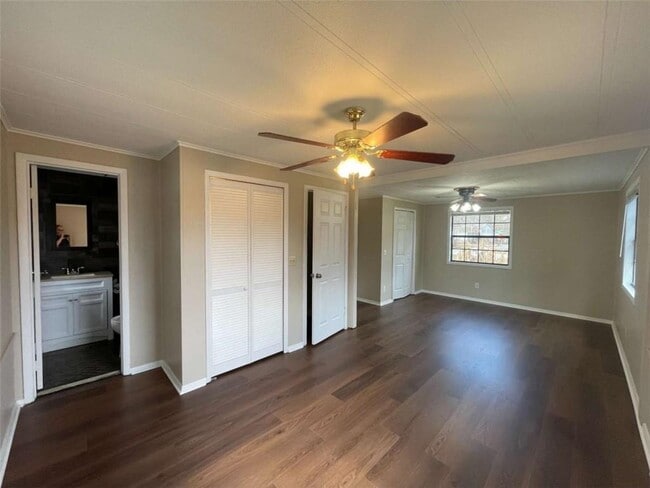 Building Photo - 693 Bluebird Dr SE