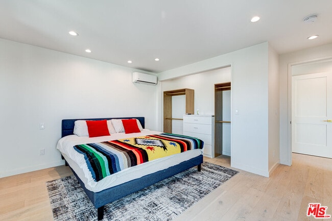 Building Photo - 12153 Palms Blvd