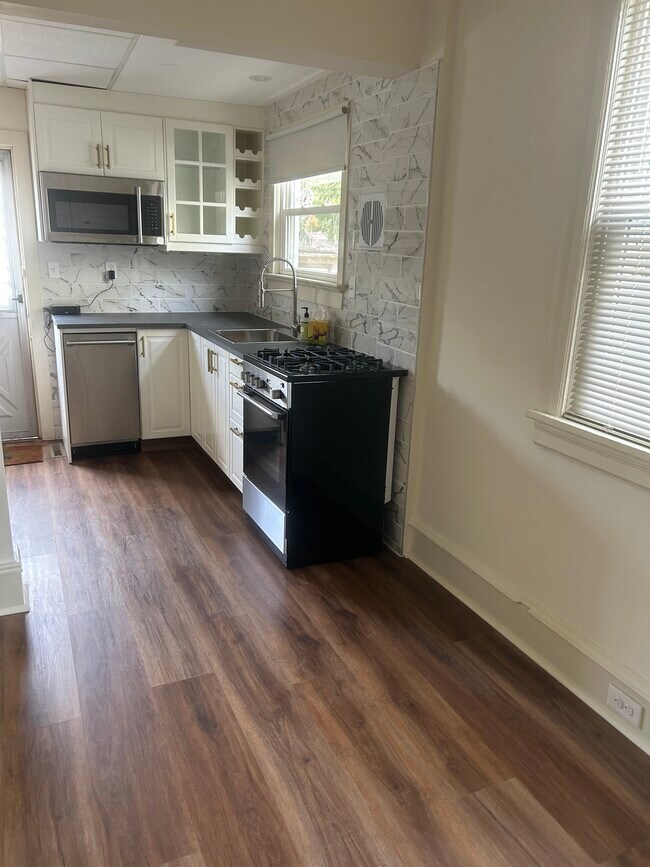 Building Photo - 309 Belmont Ave