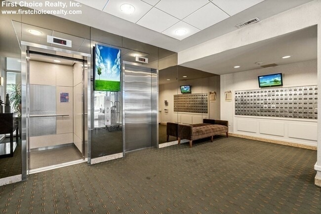 Building Photo - 77 Pond Ave