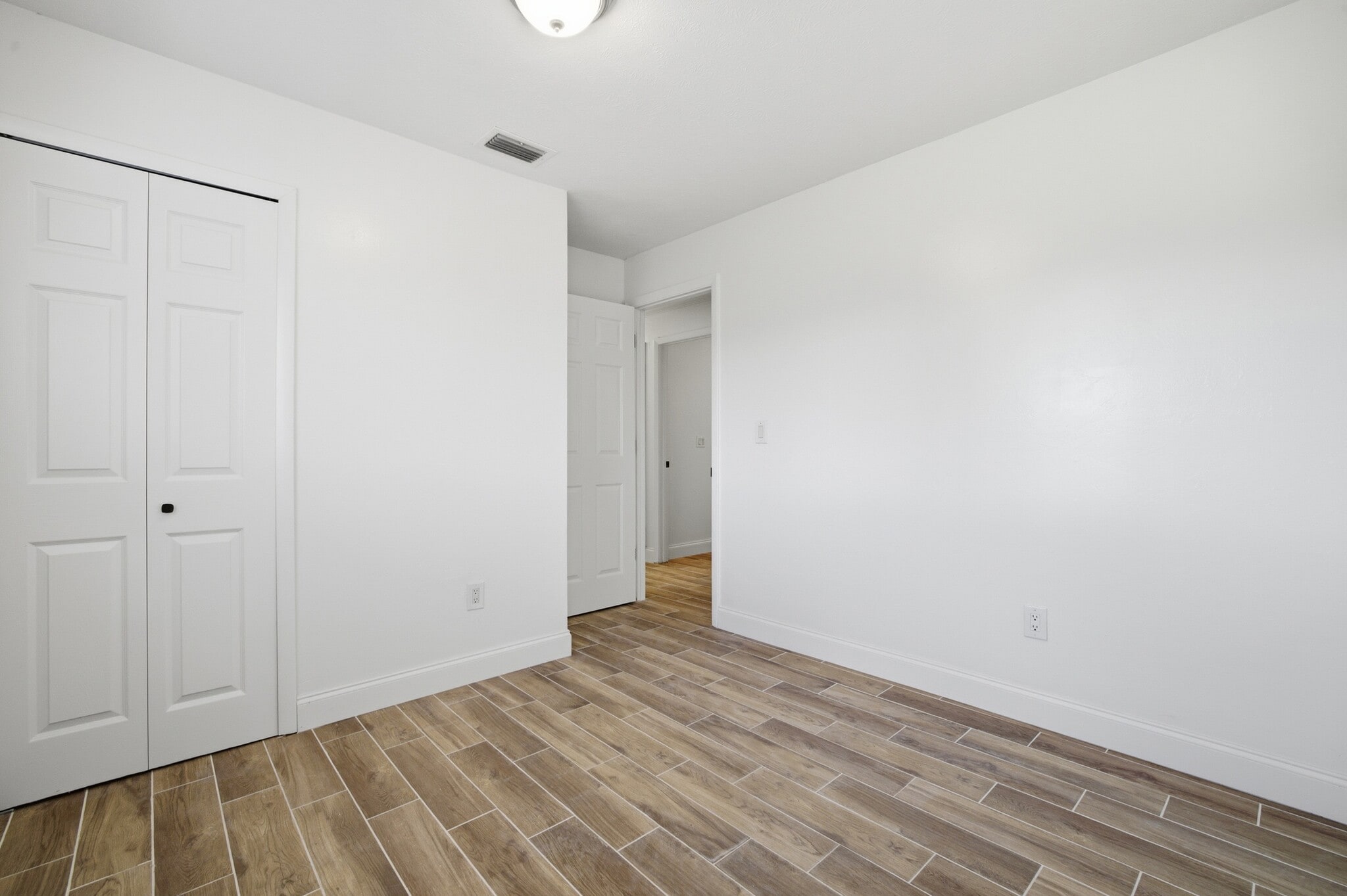 Building Photo - 1145 SW 44th Ter