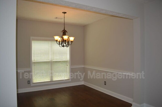 Building Photo - 7477 Coppice Dr