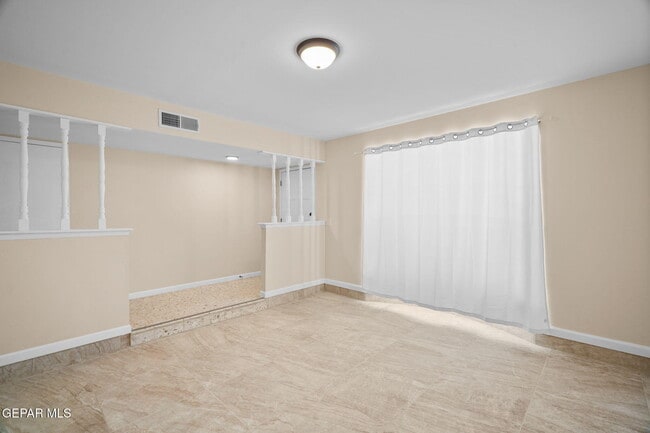 Building Photo - 10337 Galahad Way