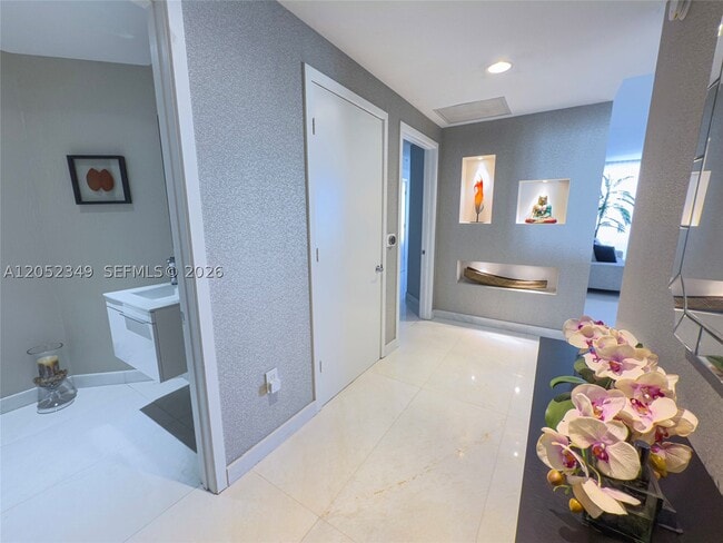 Building Photo - 17111 Biscayne Blvd
