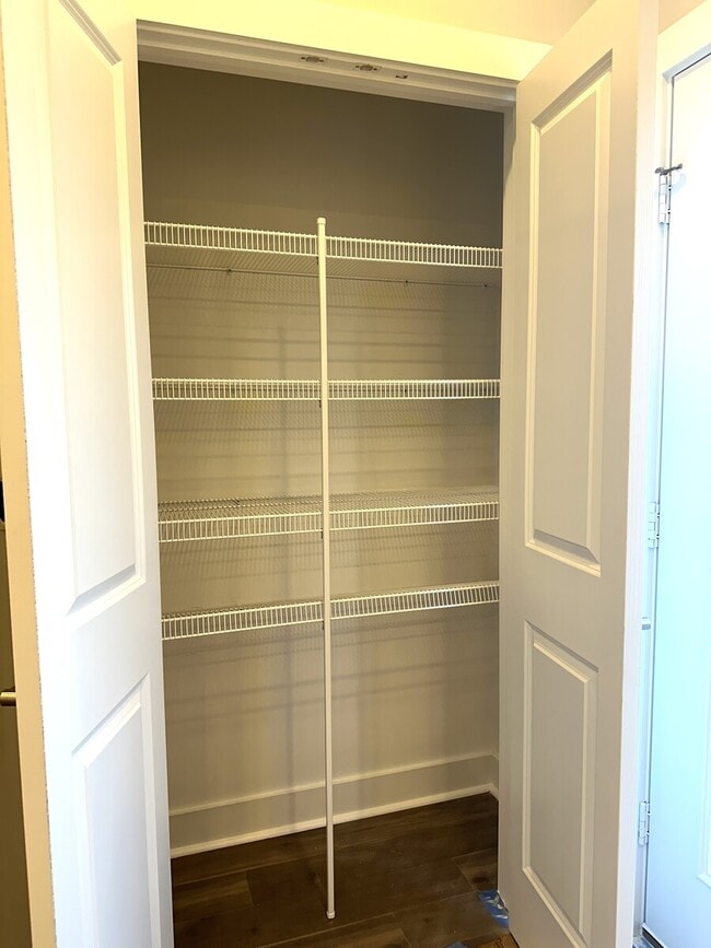 Building Photo - The Hills Townhomes 301-310