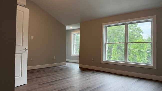 Building Photo - 251 Sladen St
