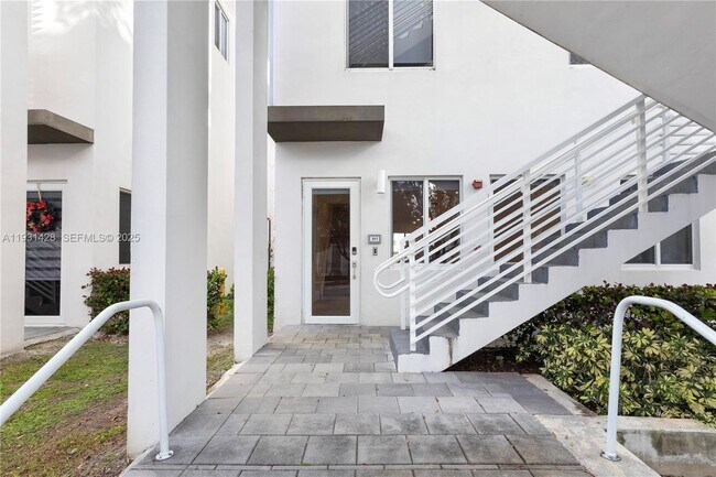 Building Photo - 6425 NW 103rd Pl