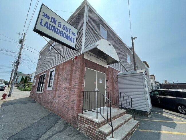 Building Photo - 449 Central St