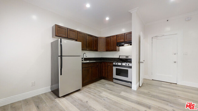 Building Photo - 334 Heliotrope Dr