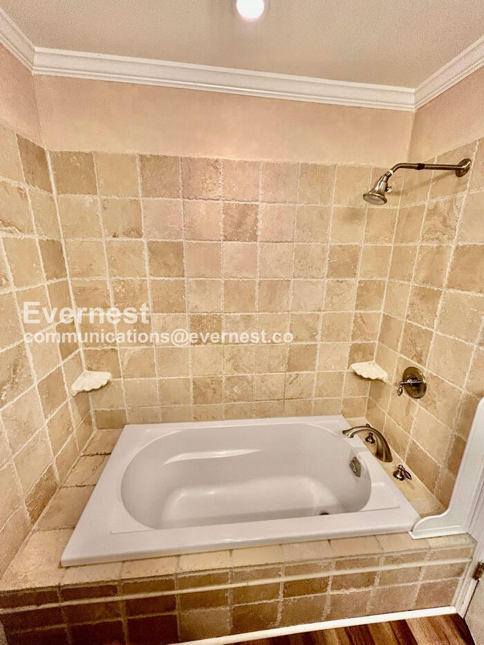 Building Photo - 7500 Roswell Rd