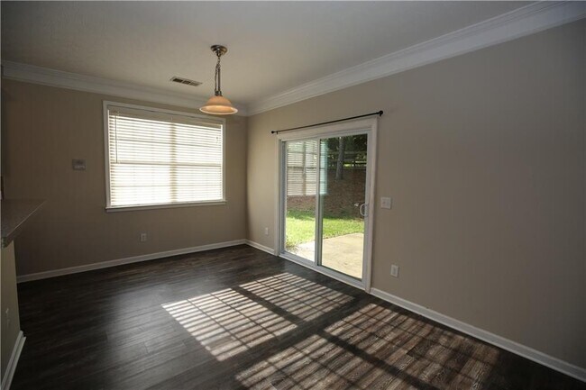 Building Photo - 173 Parkmont Ct
