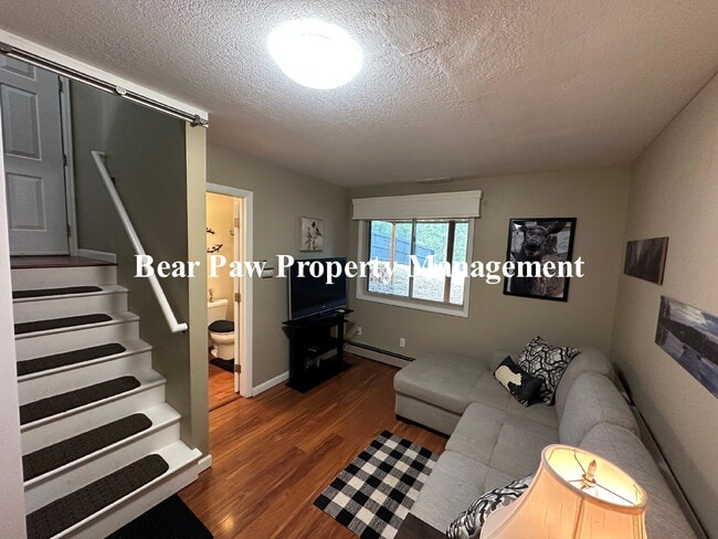 Building Photo - "Charming Duplex! Your Perfect Mountain Home Awaits!"