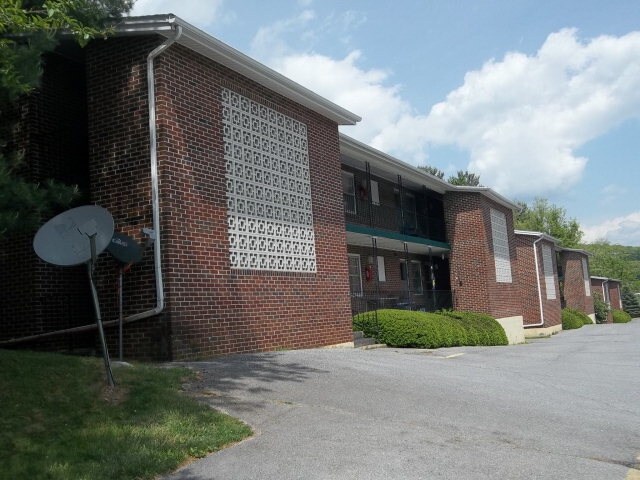 Primary Photo - 302 Longview St