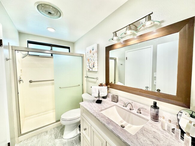 Building Photo - Beautiful, Shorter-Term, Fully Furnished Upstairs Guest Home, on Secluded Hilltop Property with M...